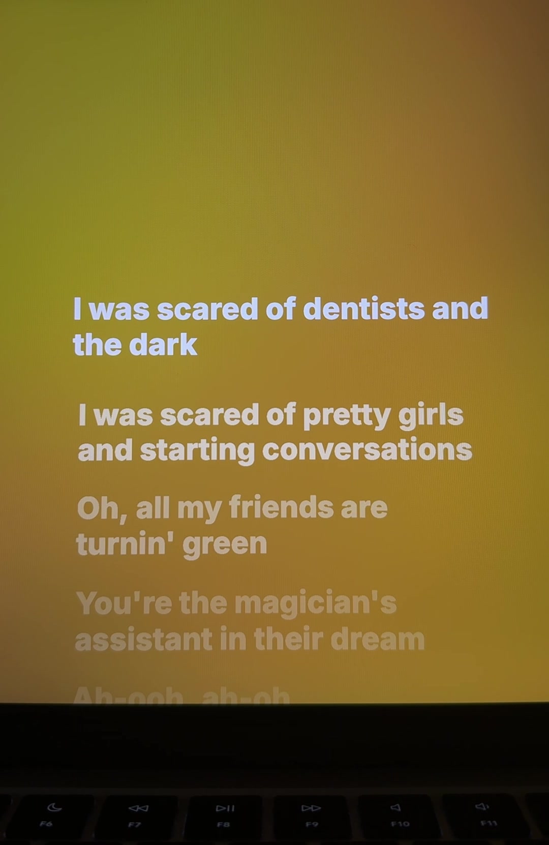 @🎧