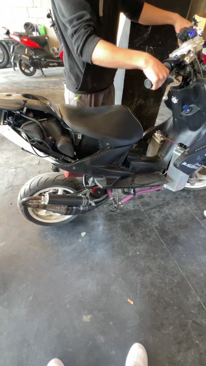 @Scooter Hub MK