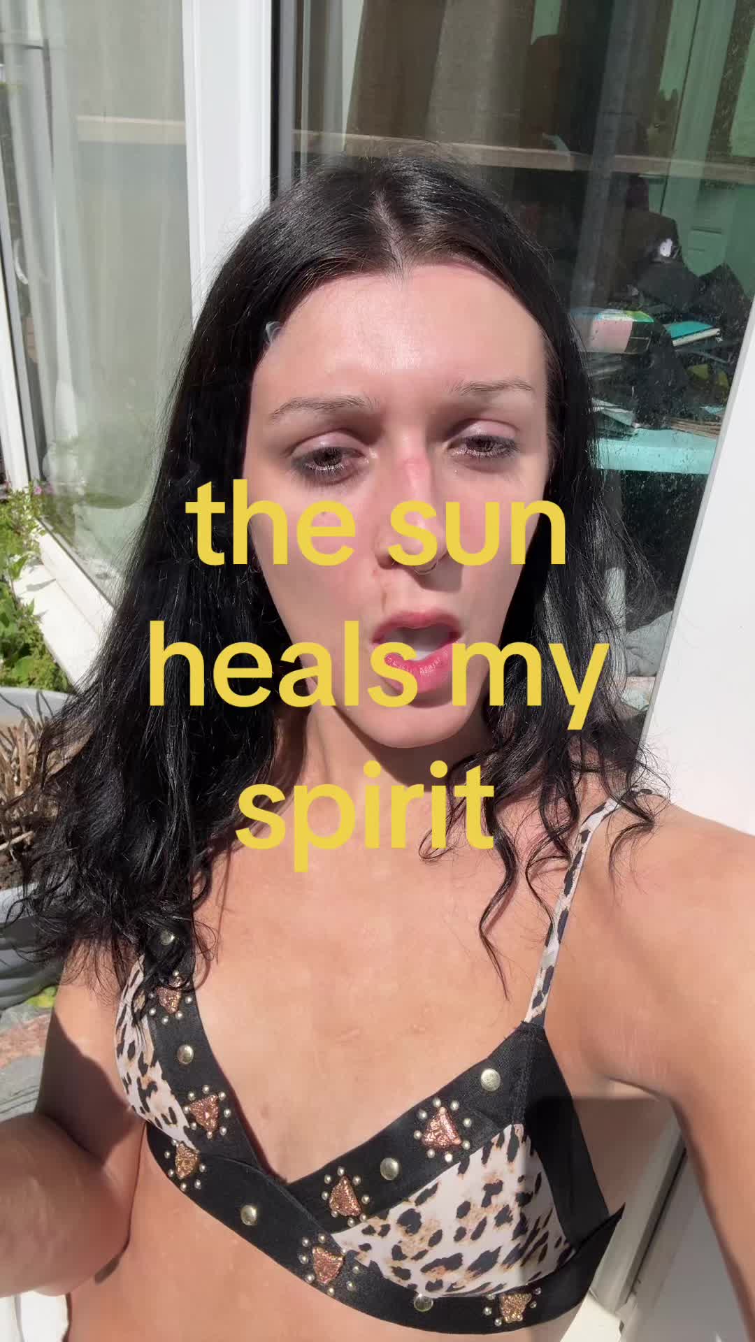 @￼