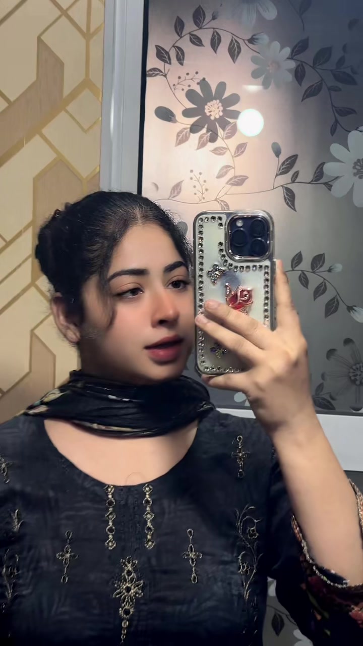 @ملکہ 😍❤️