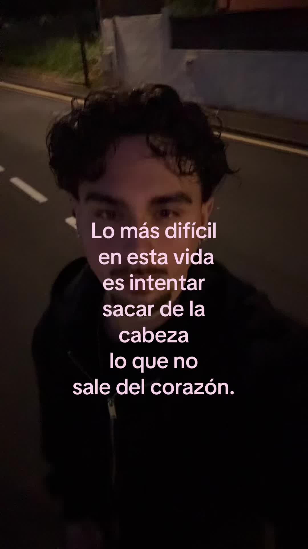 @carlosbelloo__