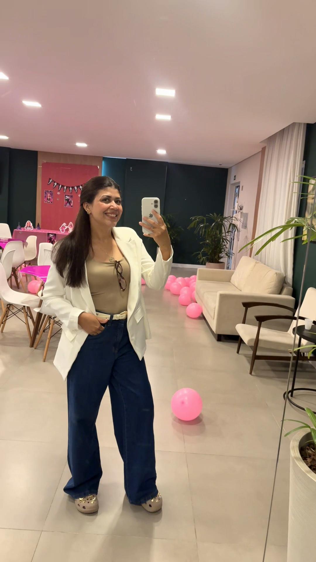 @Vania.ofcial