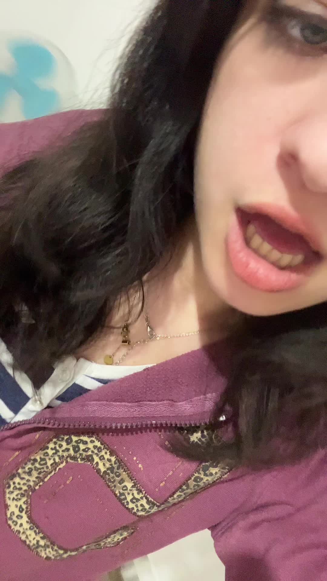 @IceQueenEyes❄👑👀