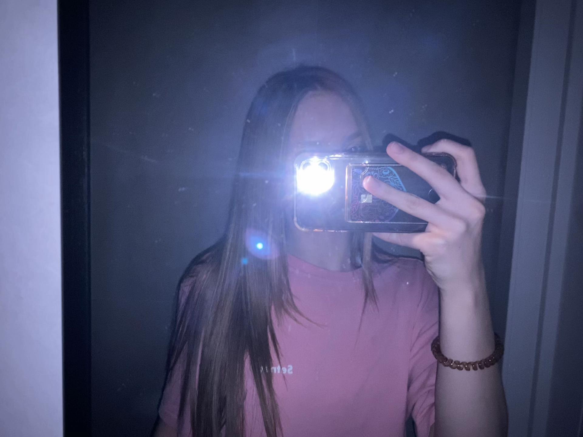 @anixeskes