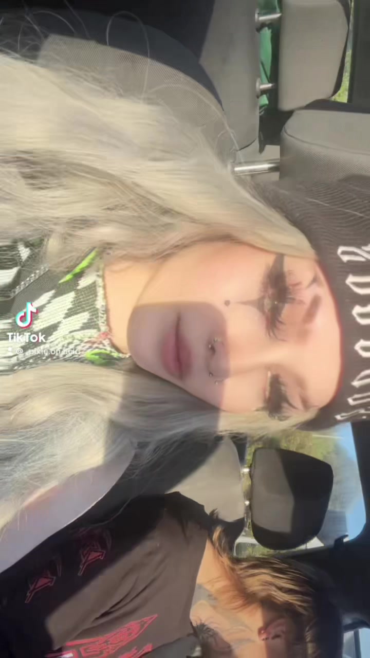 @_pixie.on.acid_🧚🏼&zwj;♀️🍄