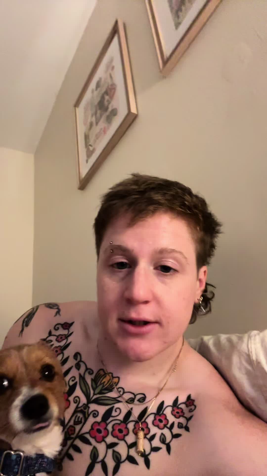 @lesbianlifts