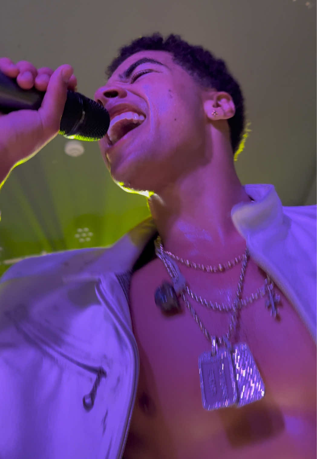@𝙍𝙞 ⚡️