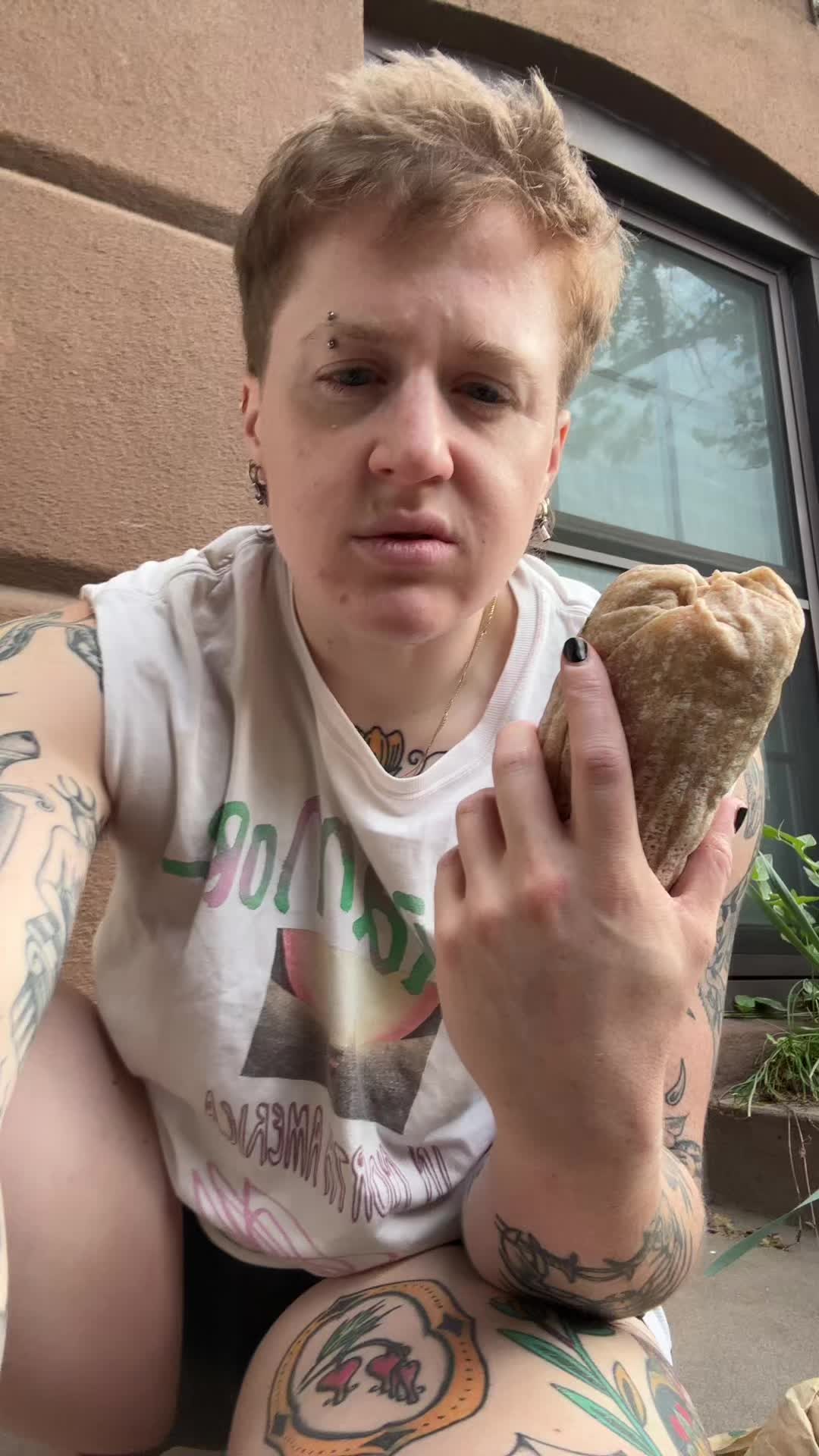 @lesbianlifts