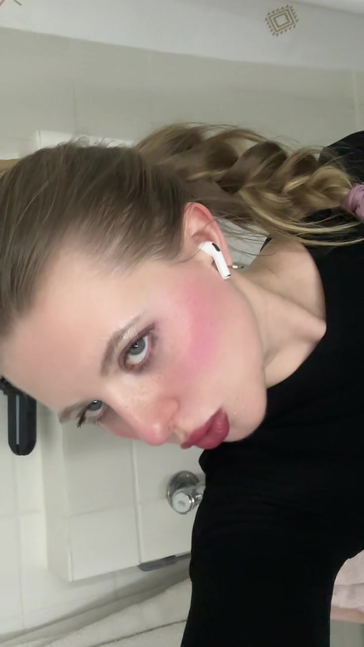 @zaraliiaza