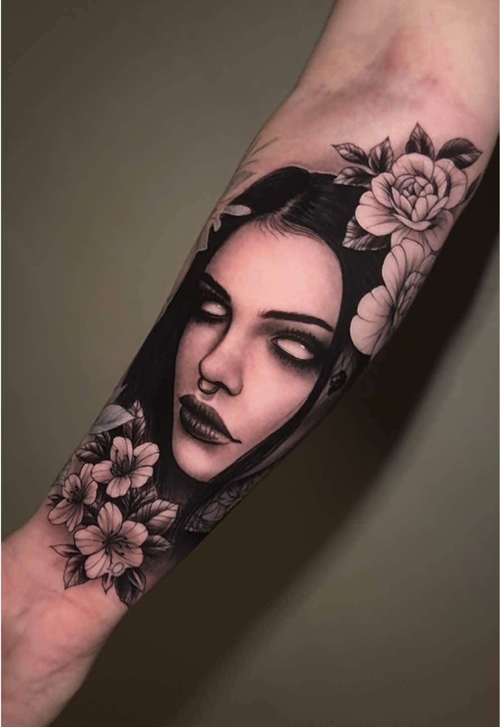 @Thefangandflower