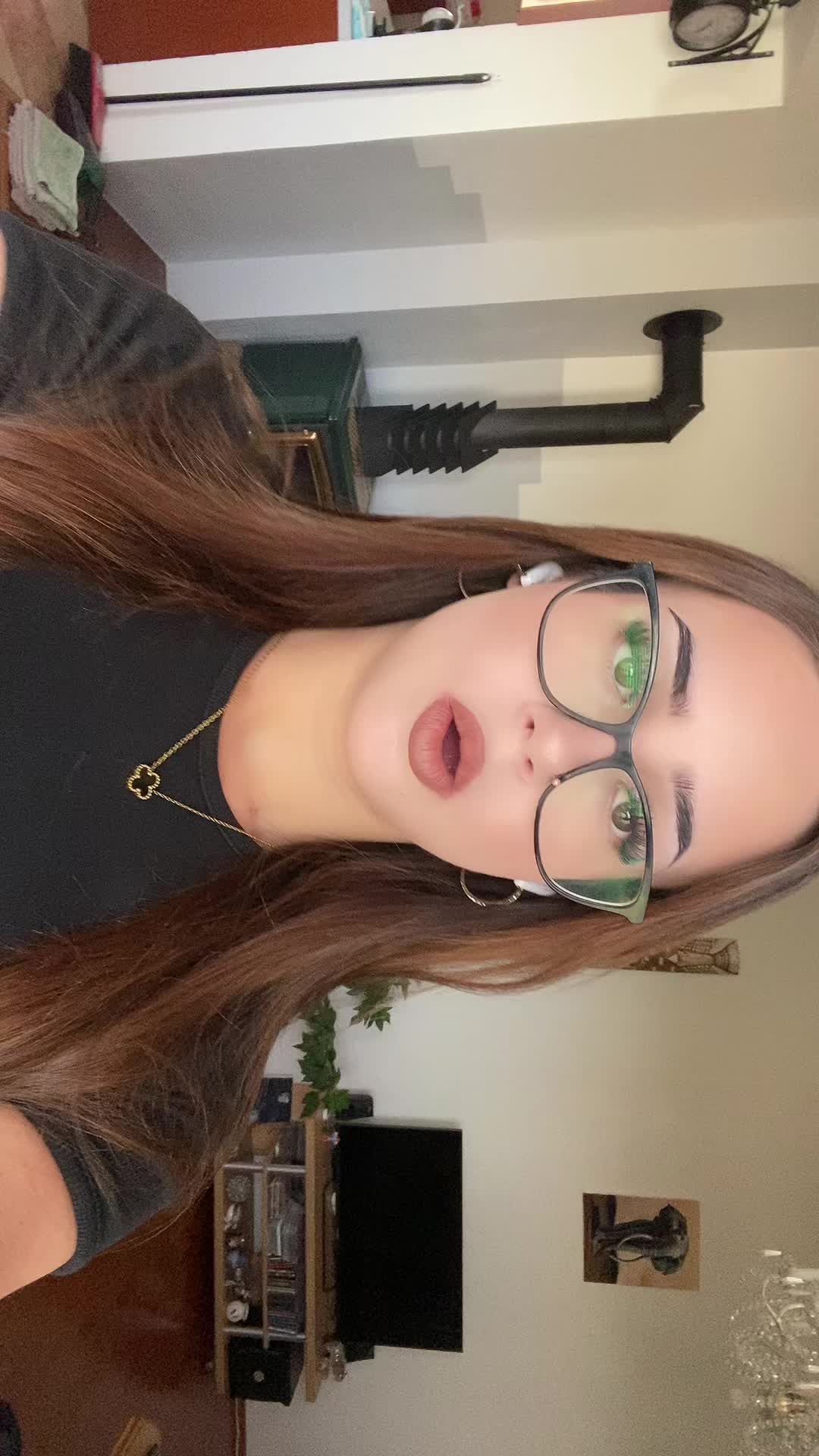 @𝐇𝐀𝐍𝐍𝐀🎀