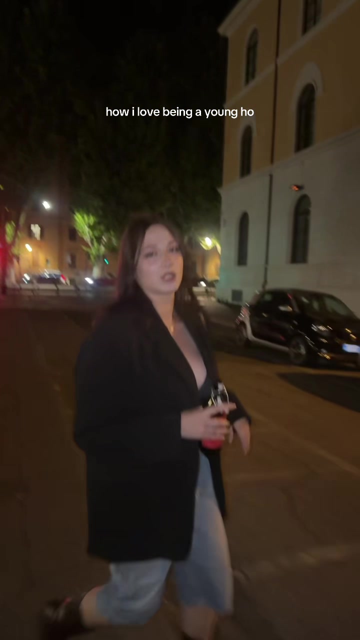 @bella