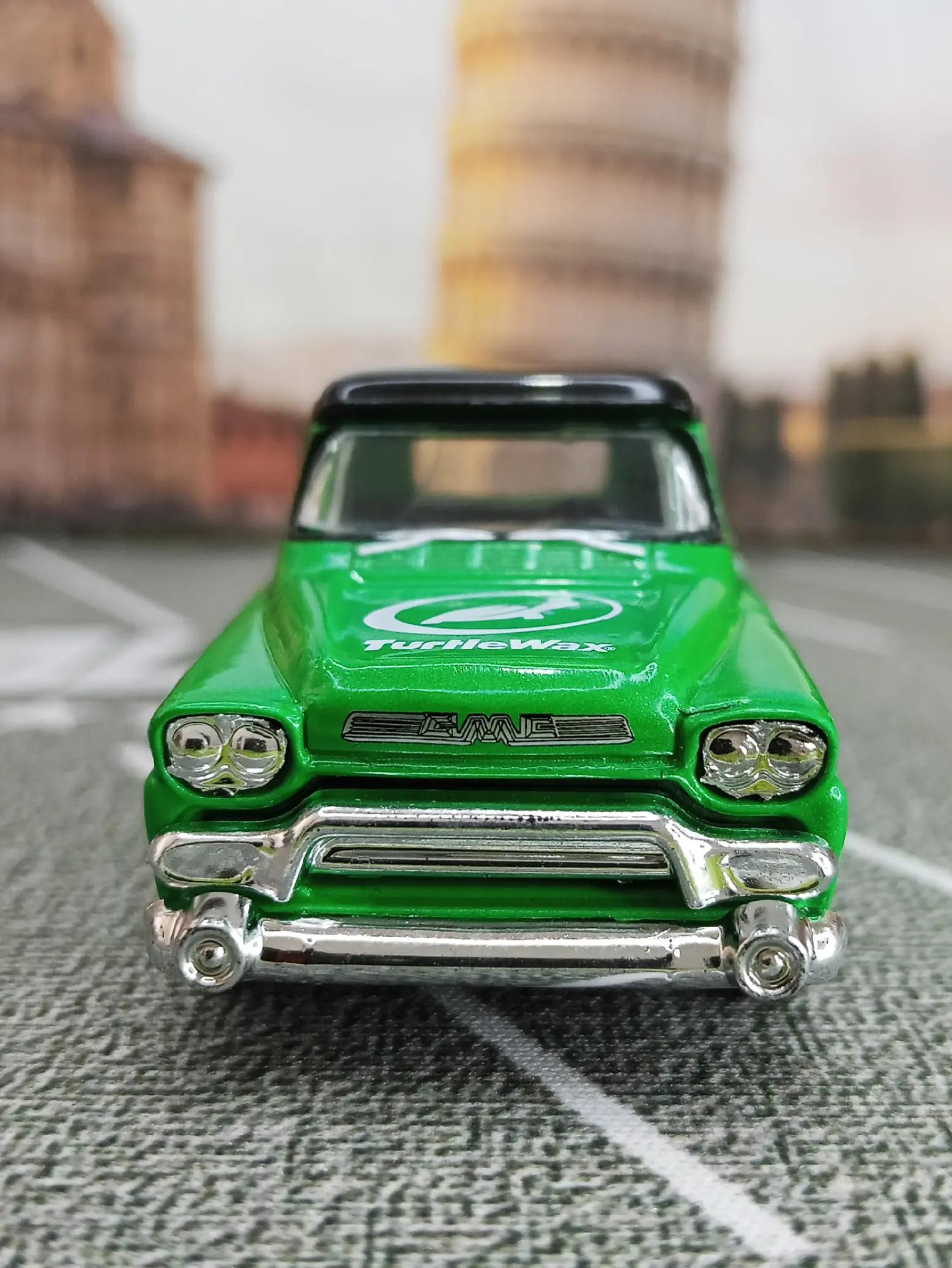 @Guzm&aacute;n wheels 👋🏎️