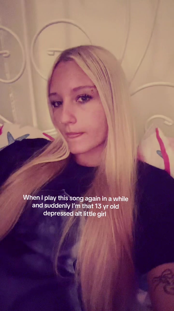 @😟