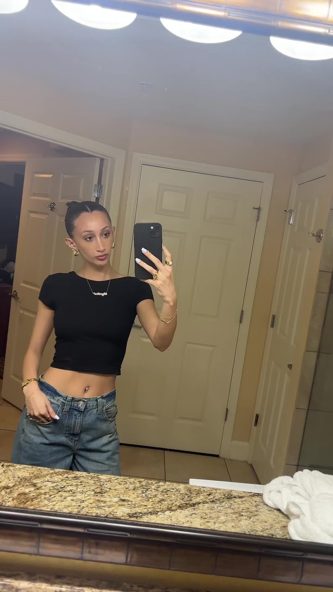 @the.queen.herself.22