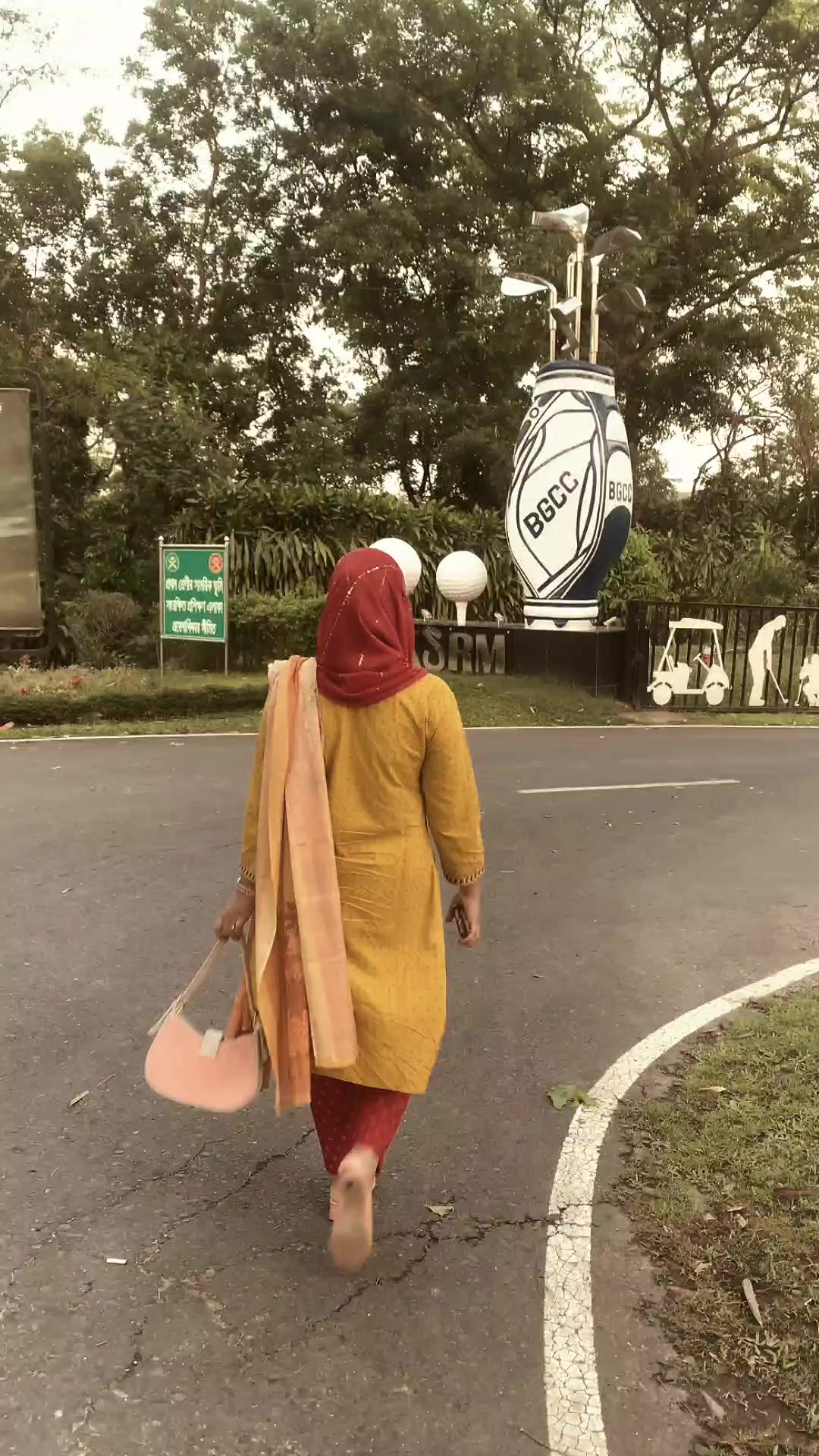 @Anu:)🦋
