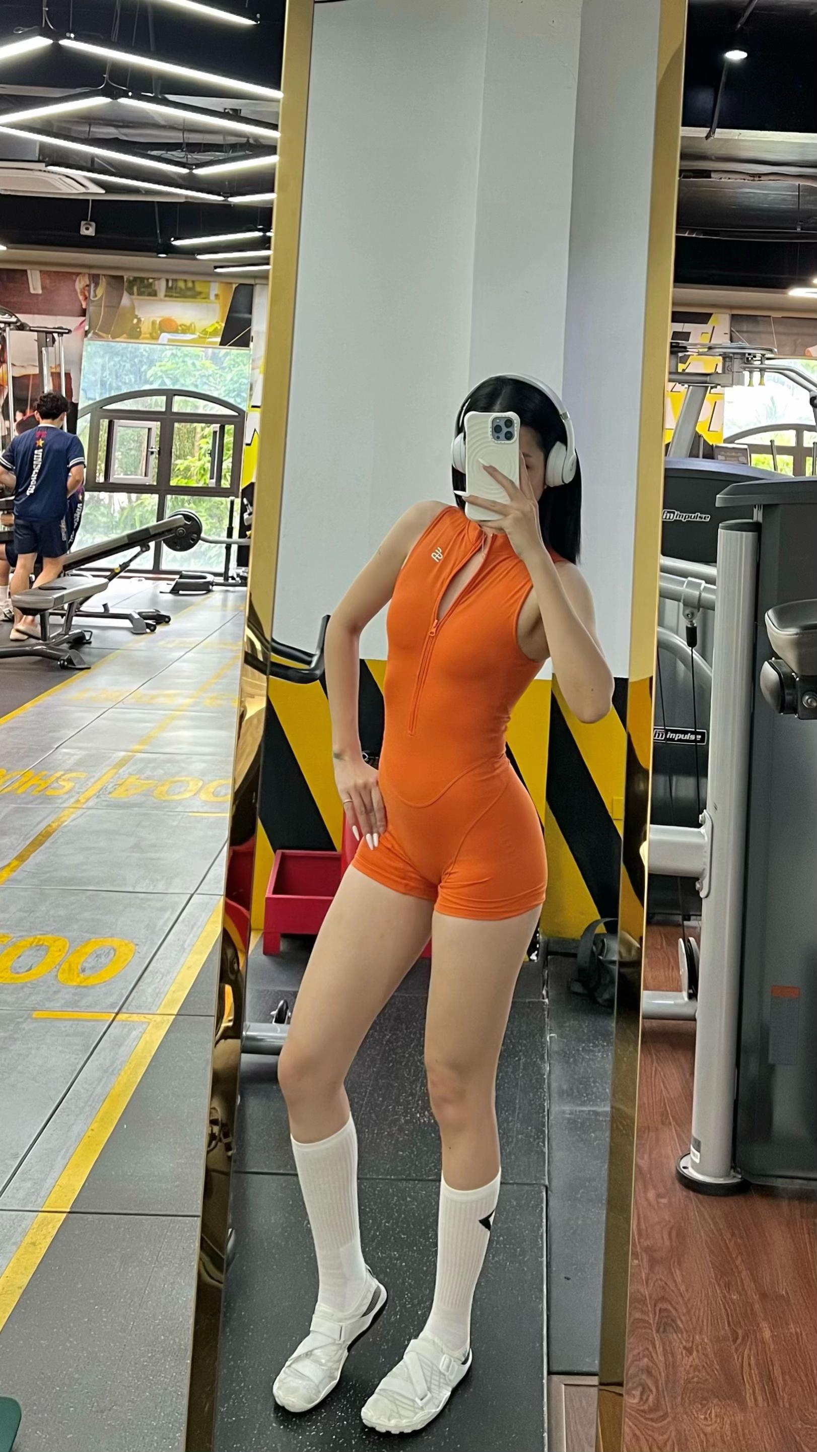 @Phương H&agrave; 👅