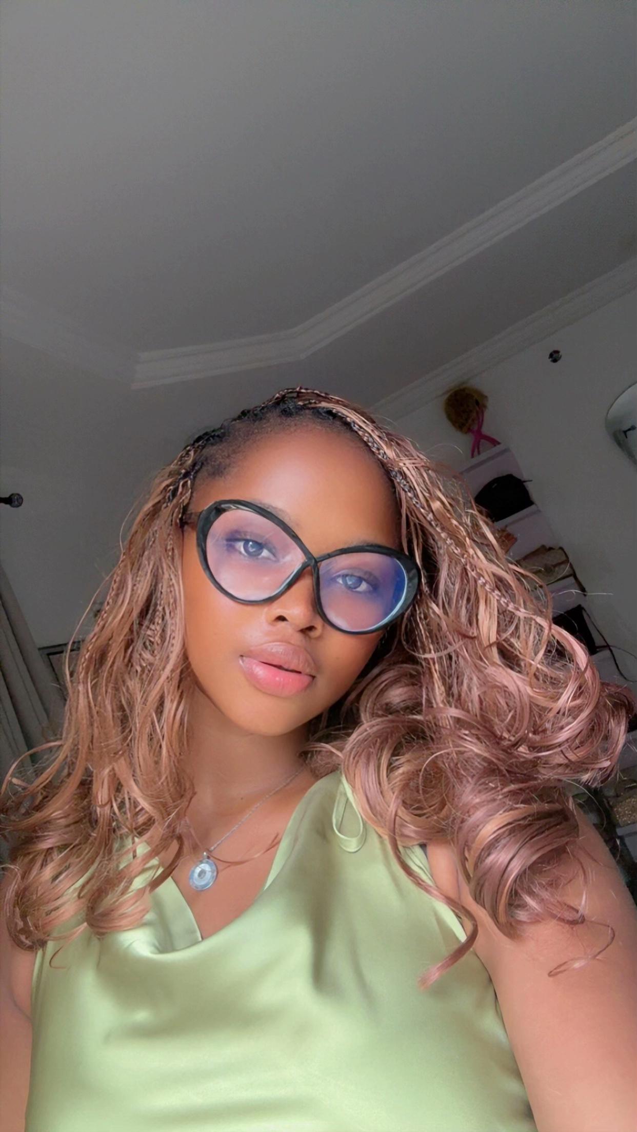 @Ladyadebambo