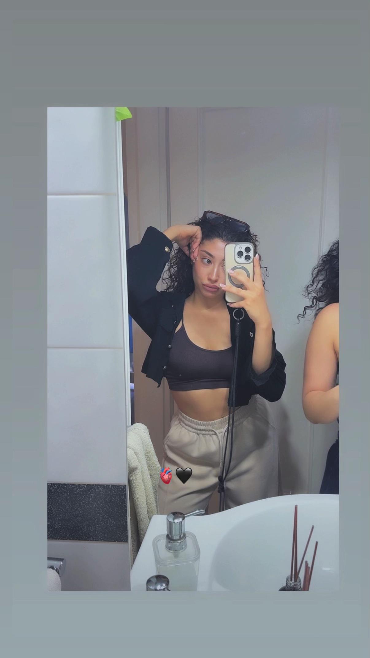 @Ni&ntilde;a 🖤🌹🙈