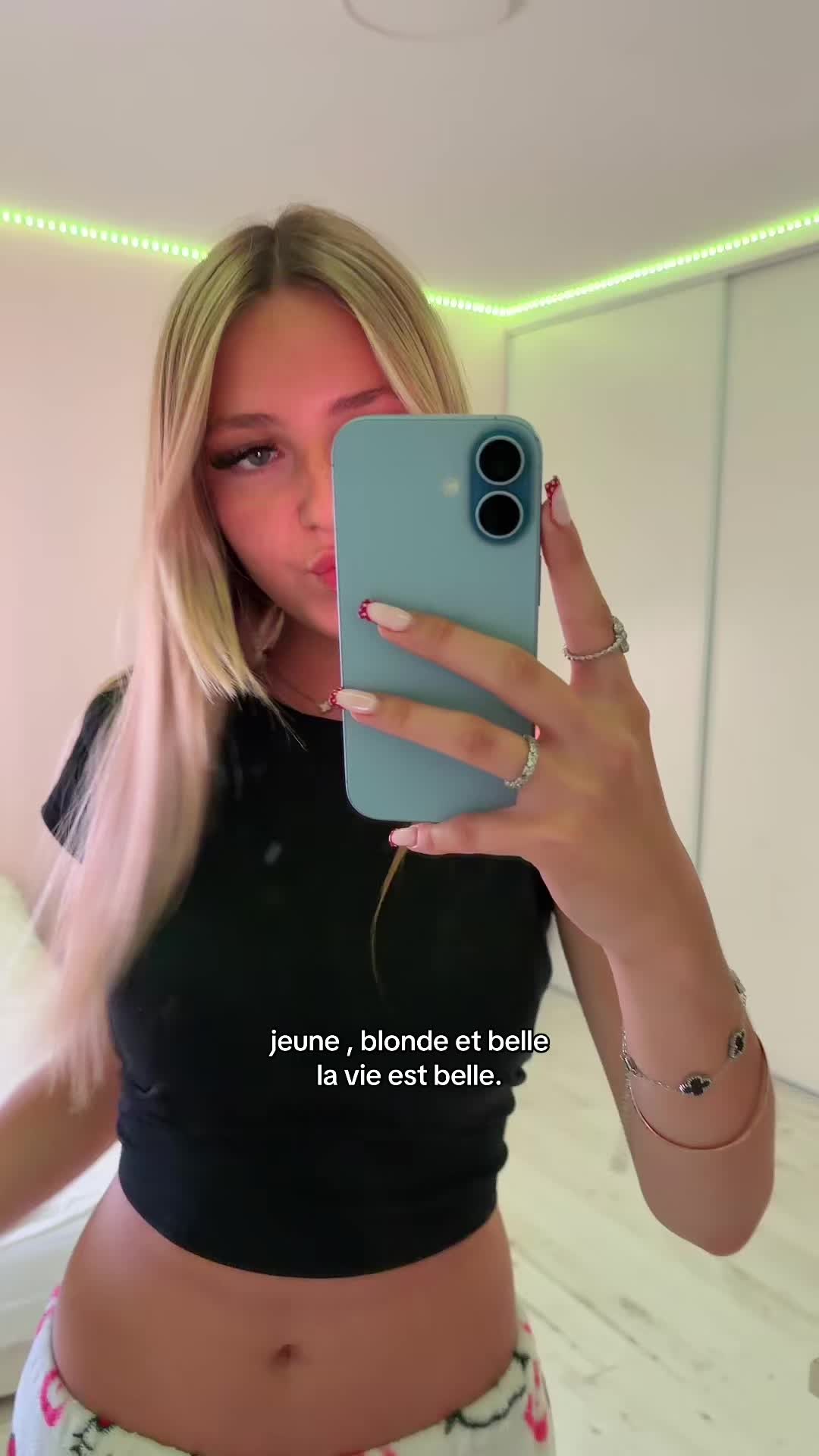 @✰𝐚𝐯𝐚✰