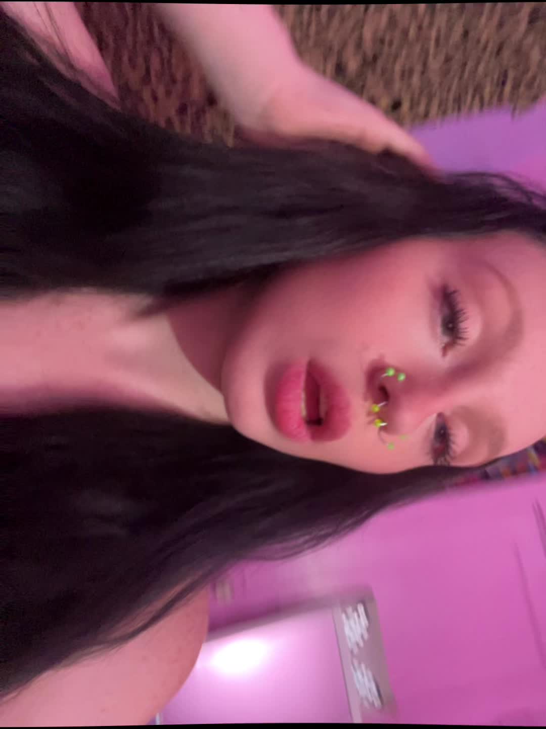 @⃟