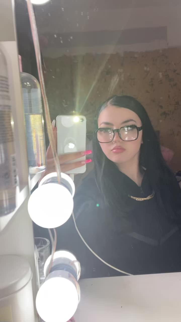@👀