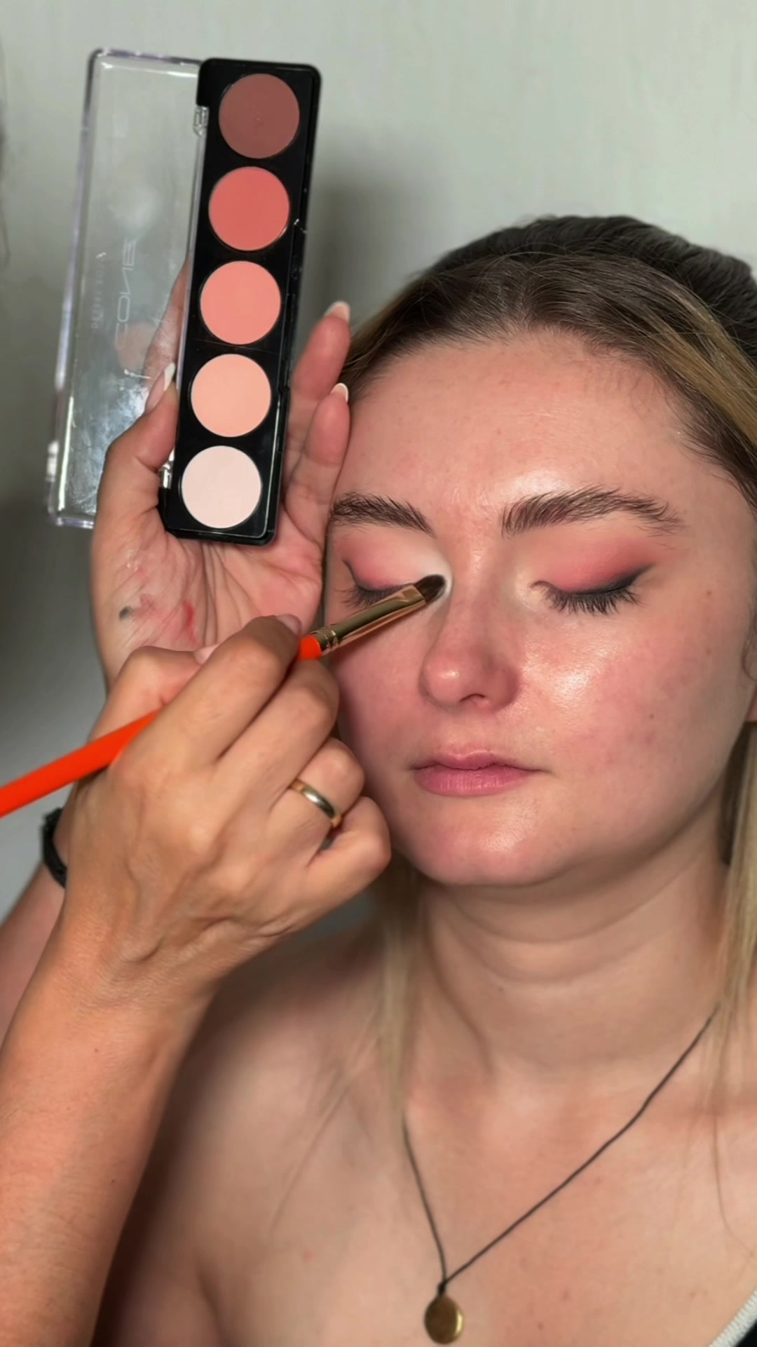 @Stavroula.p.mua