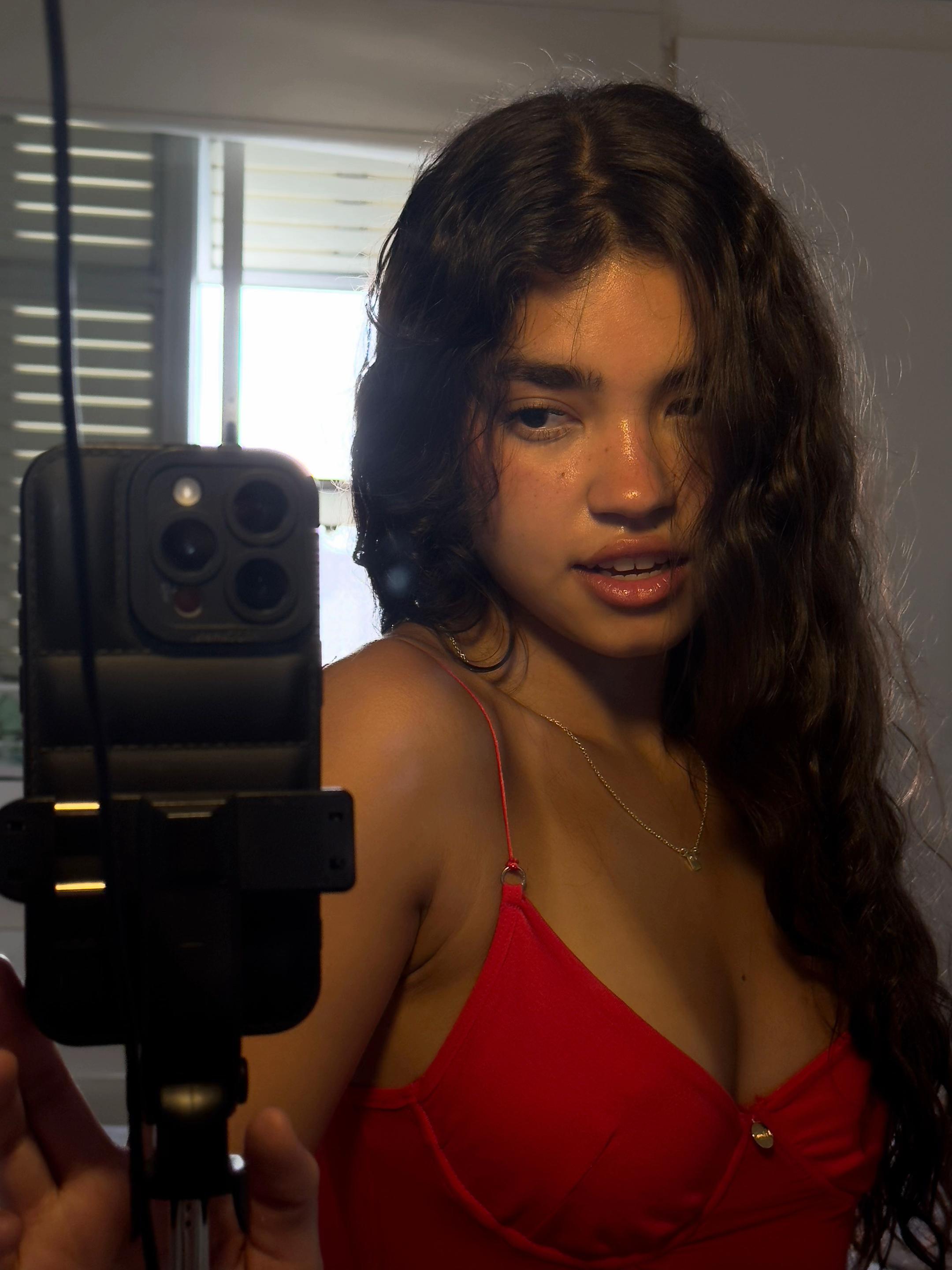 @SISI