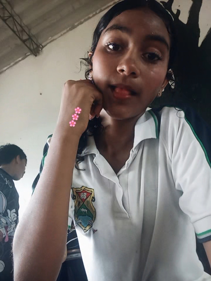 @Lau 🌸!!.