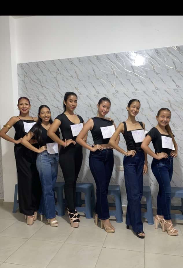 @RF Escuela De Misses 👑
