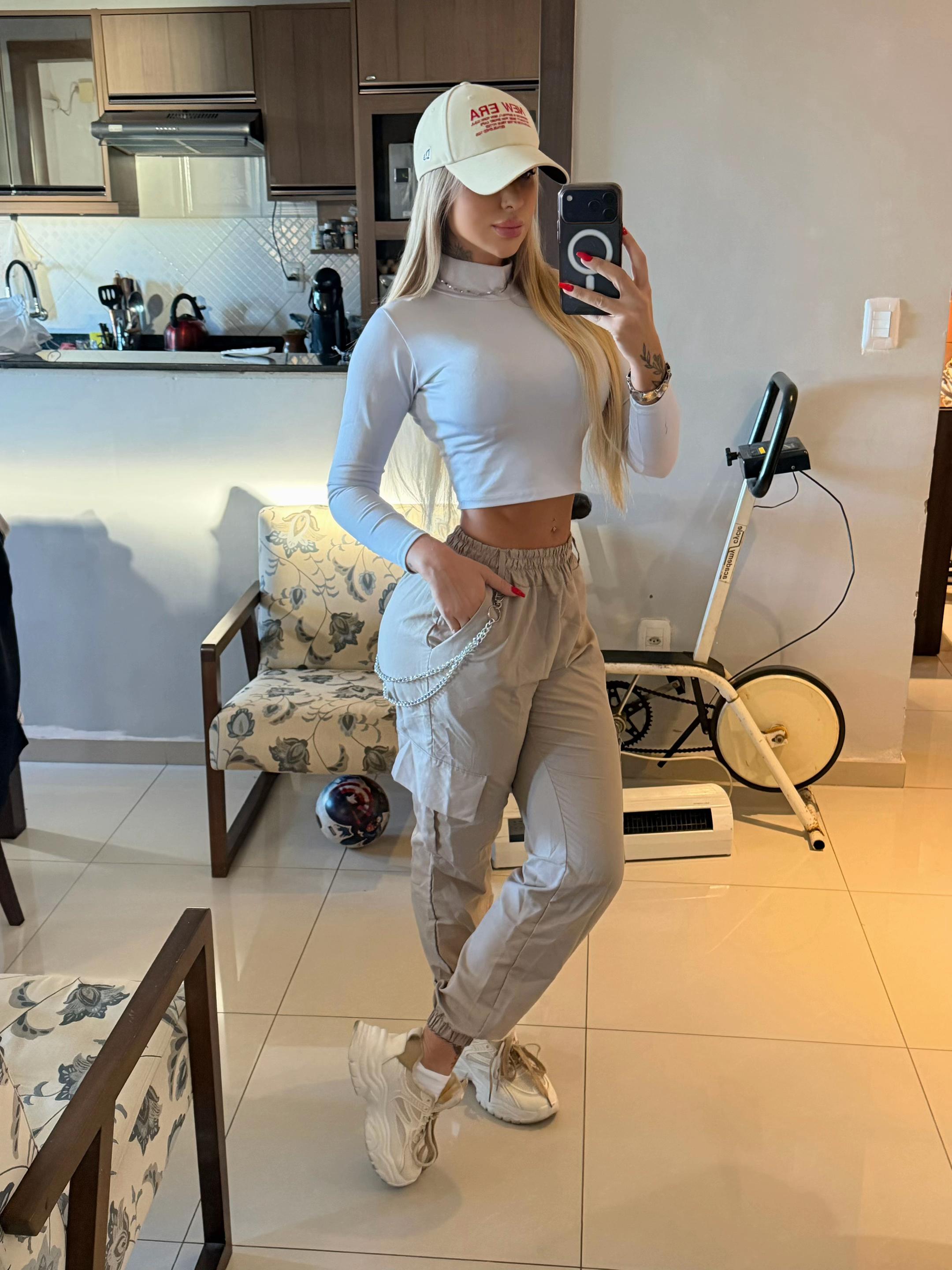 @CAROLCHOK🦊