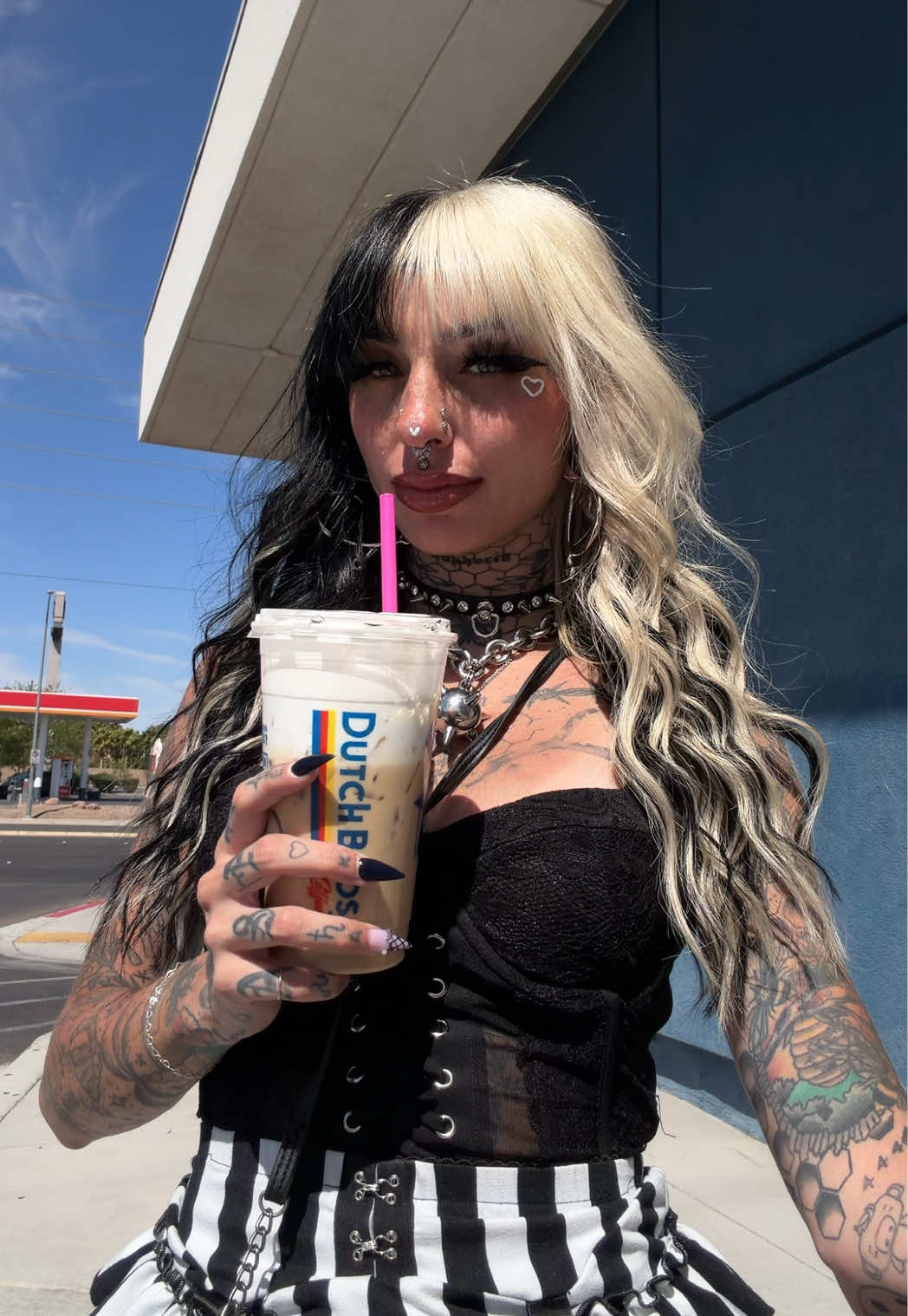@𝔠𝔯𝔲𝔢𝔩𝔩𝔞 ♡
