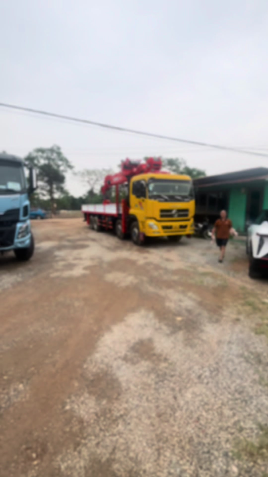 @H&agrave; Trần