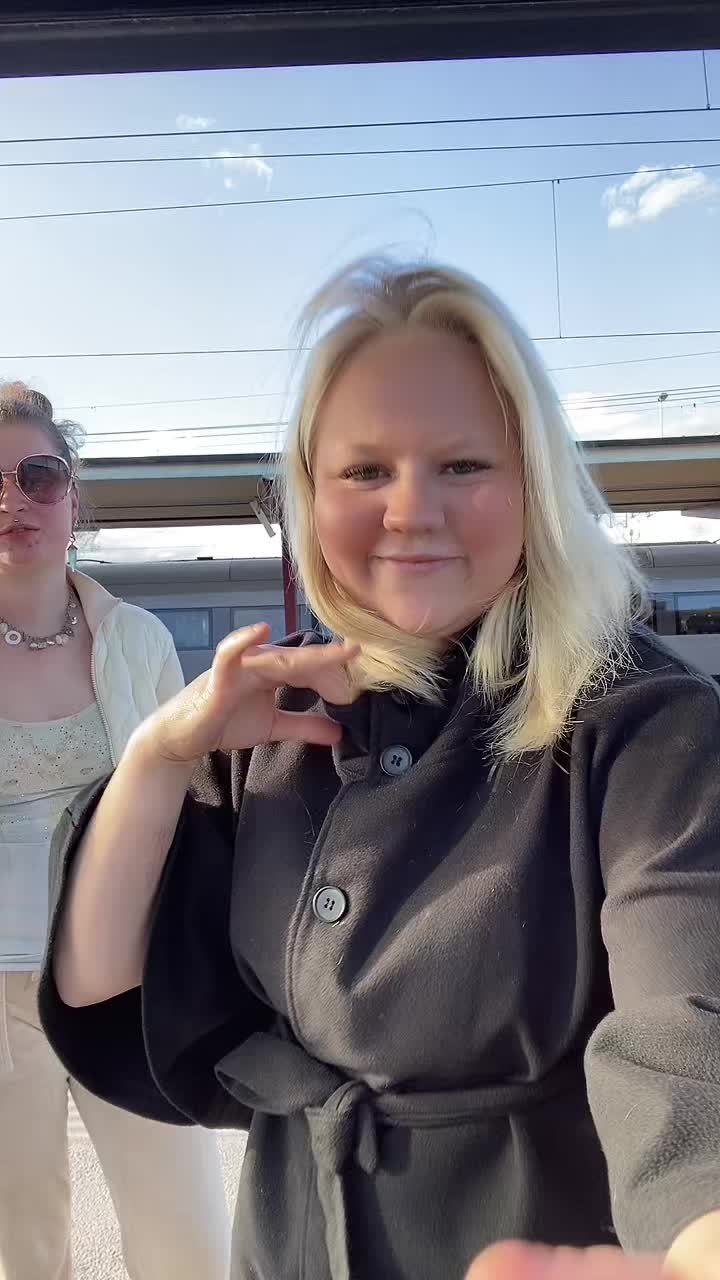 @Elsa 🎀
