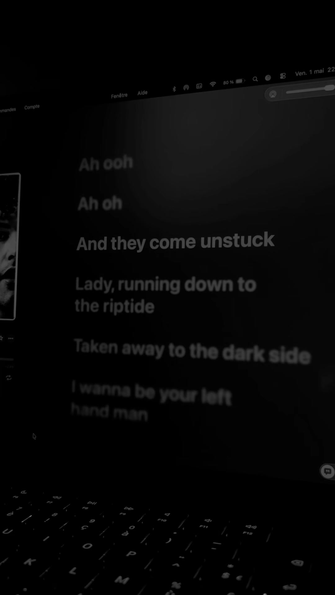 @𝔸𝕟𝕠𝕟𝕪𝕞𝕠𝕠𝕕 ♫
