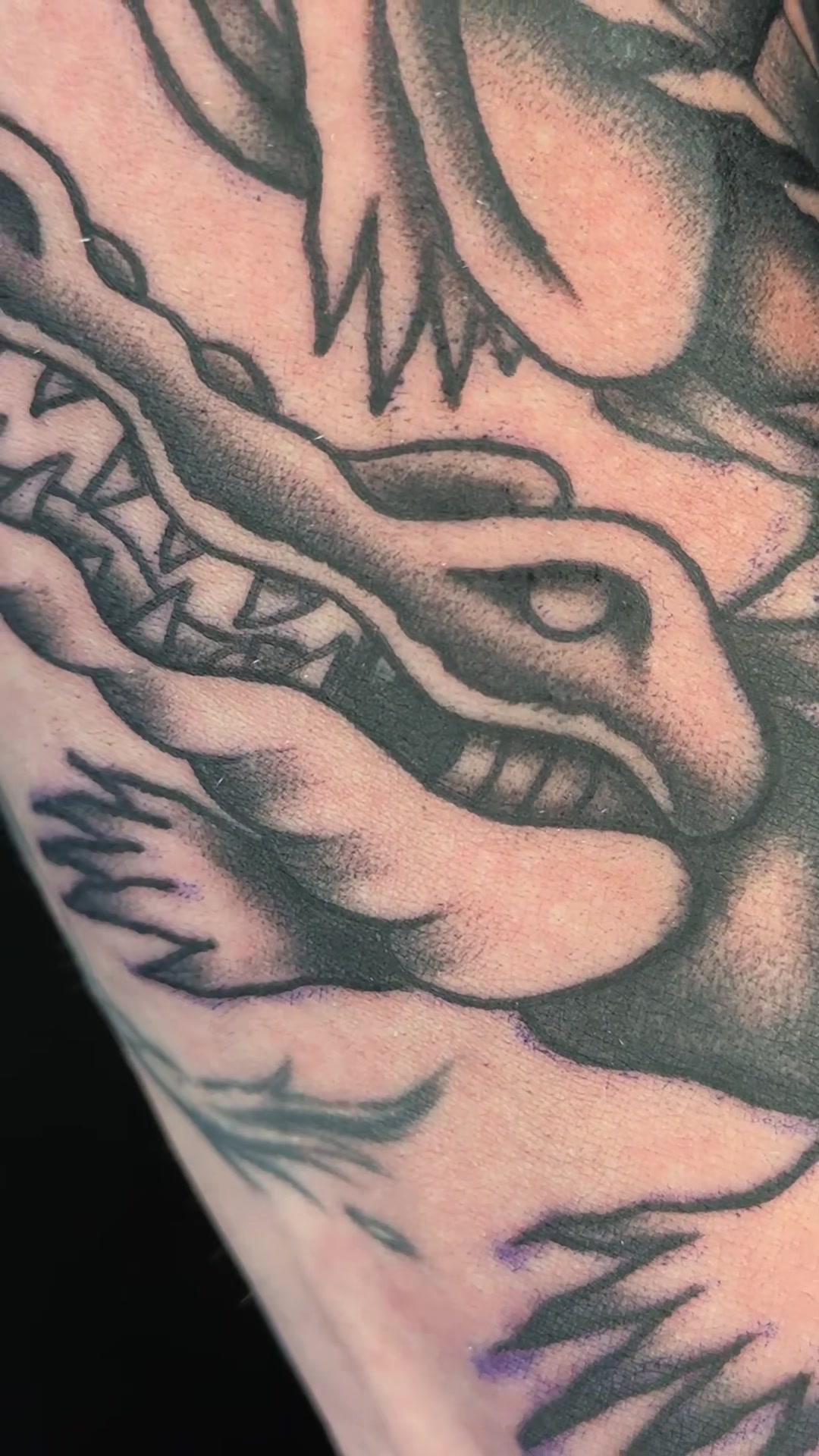 @UNCOOL.TATTOO