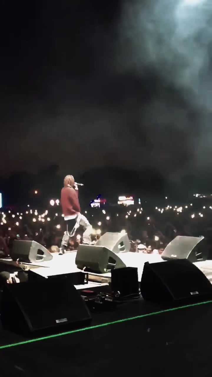@￶