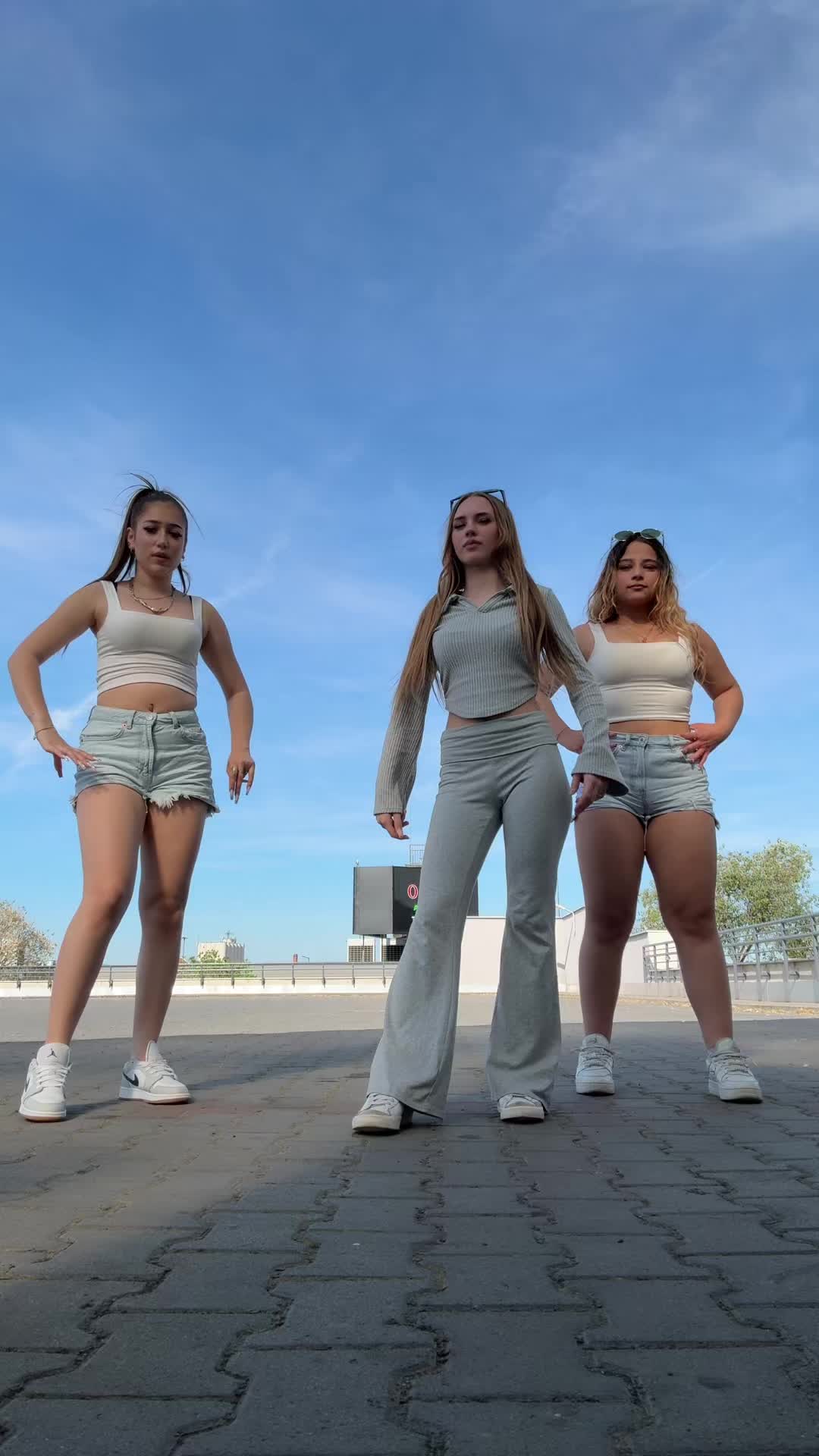 @_jazis_