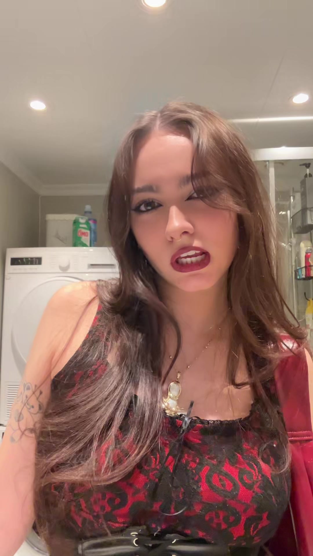 @tyra
