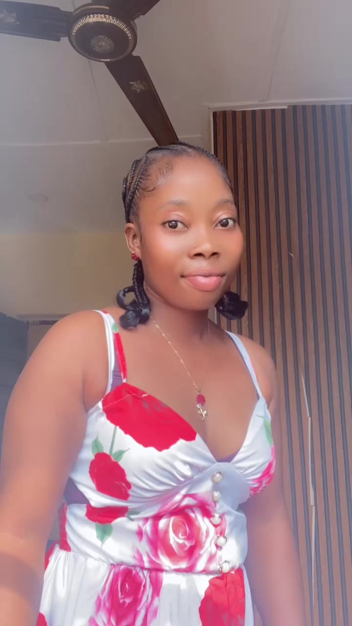@Seunfunmi stitches🪡✂️👗🦋💐🌹