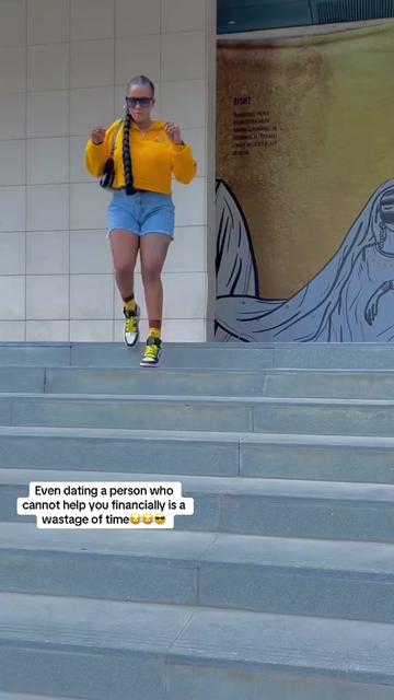 @Smiles🦄👑🦋