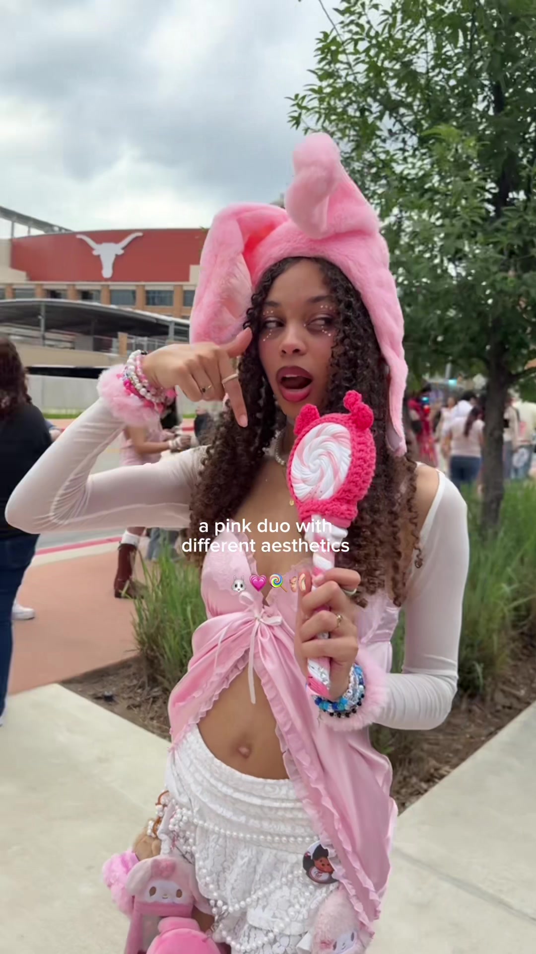 @corine ʕ˙Ⱉ˙‧:ʔ ✿
