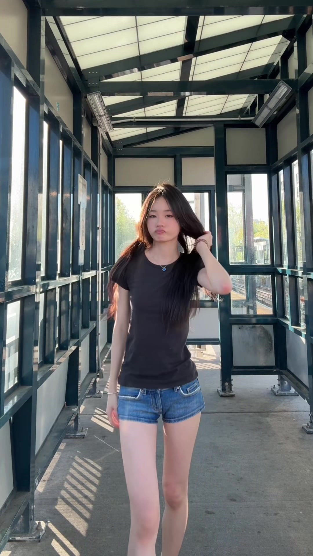 @Bon