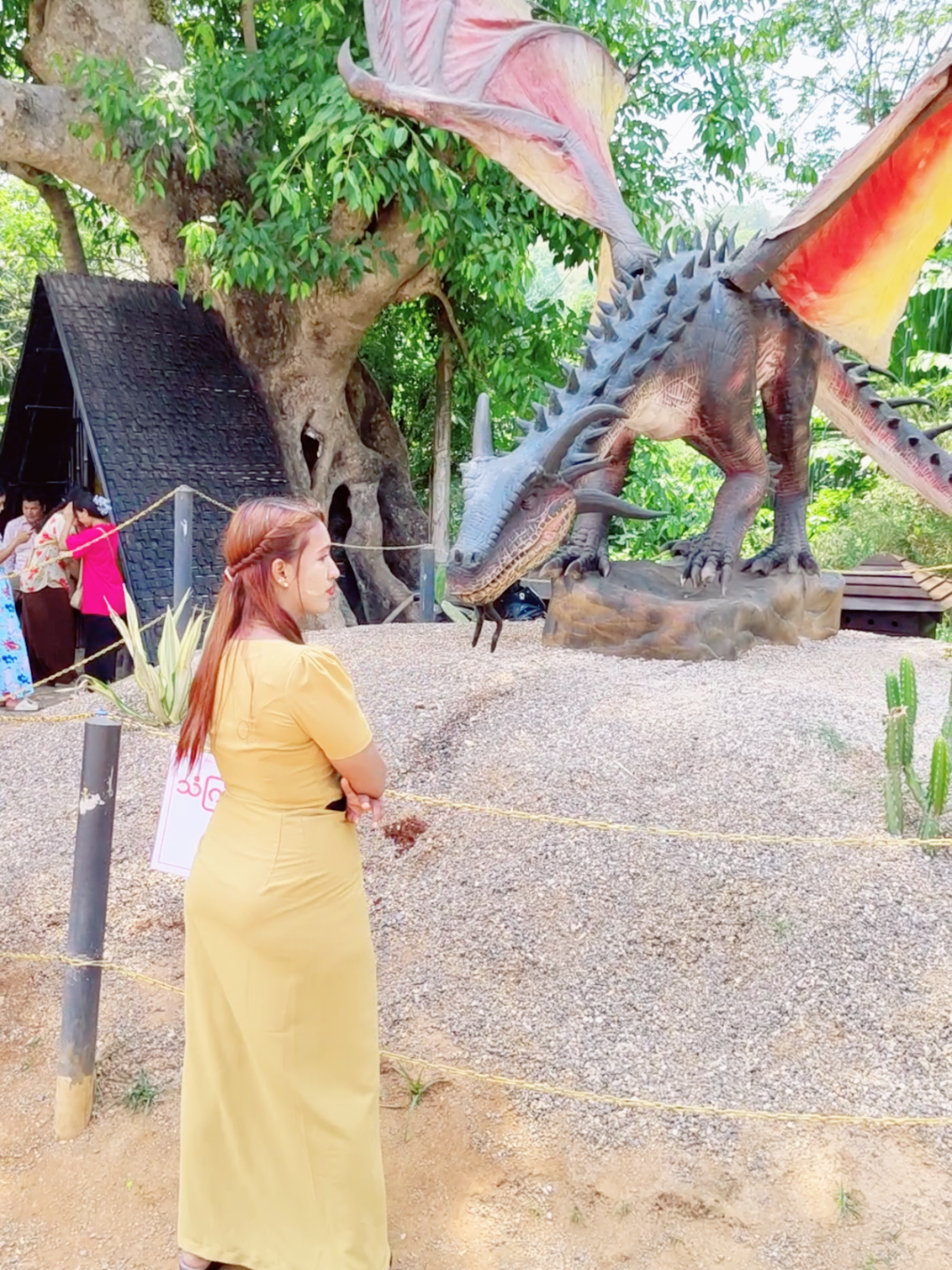 @လေပြေ  🦋💫💫