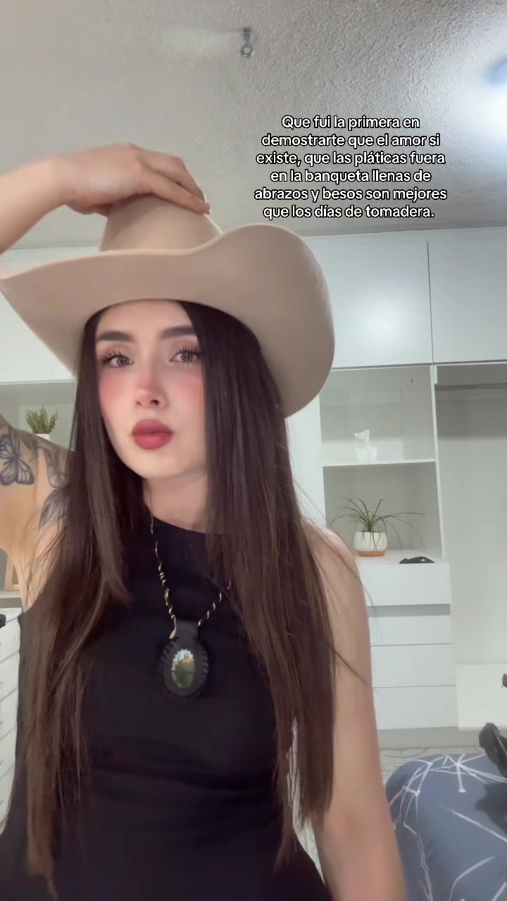 @Angeles 🦋🤠