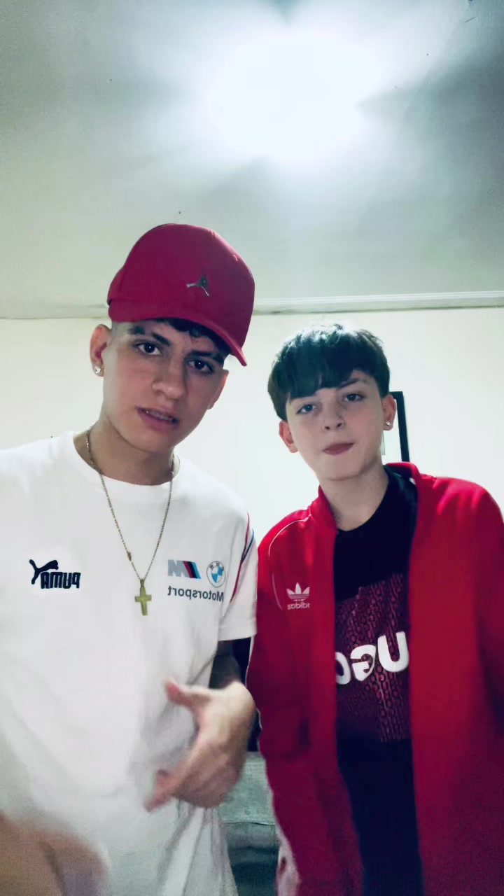 @VALENTINO🧢