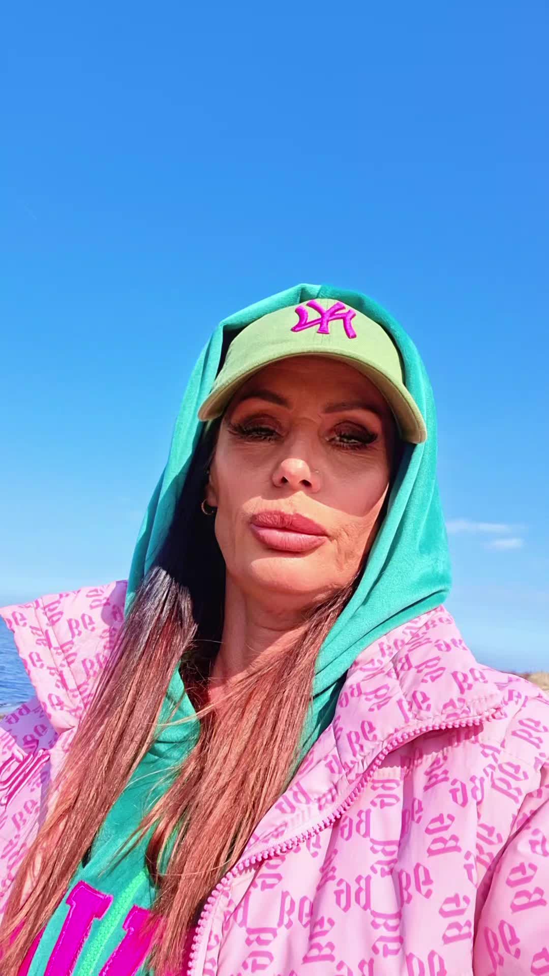@Becia