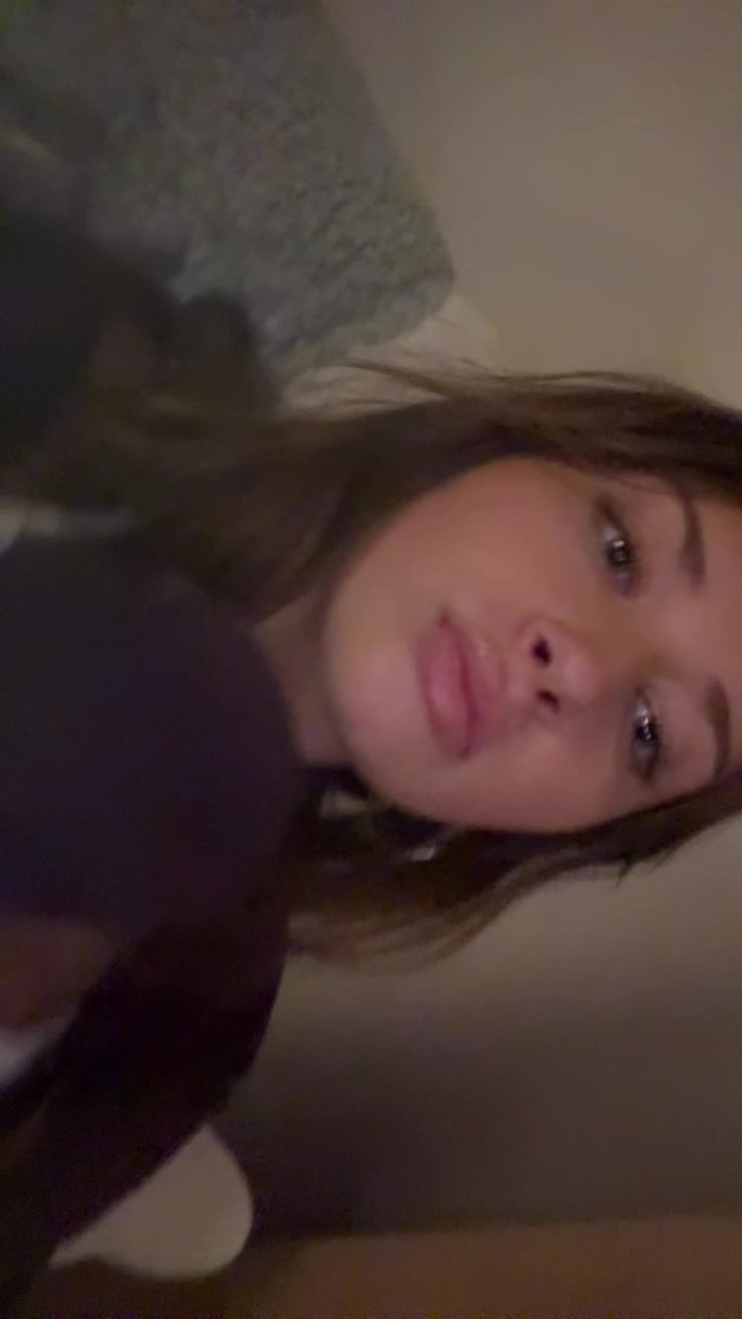 @ella g