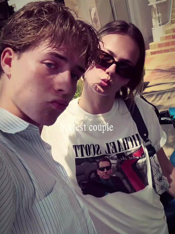 @Fanpage of Paul and sara