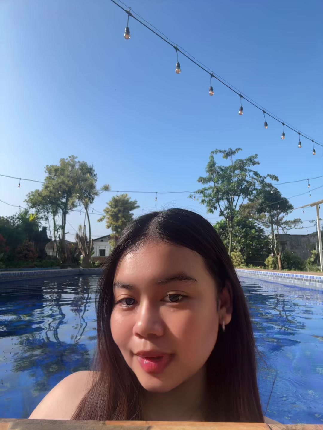 @👧🏻